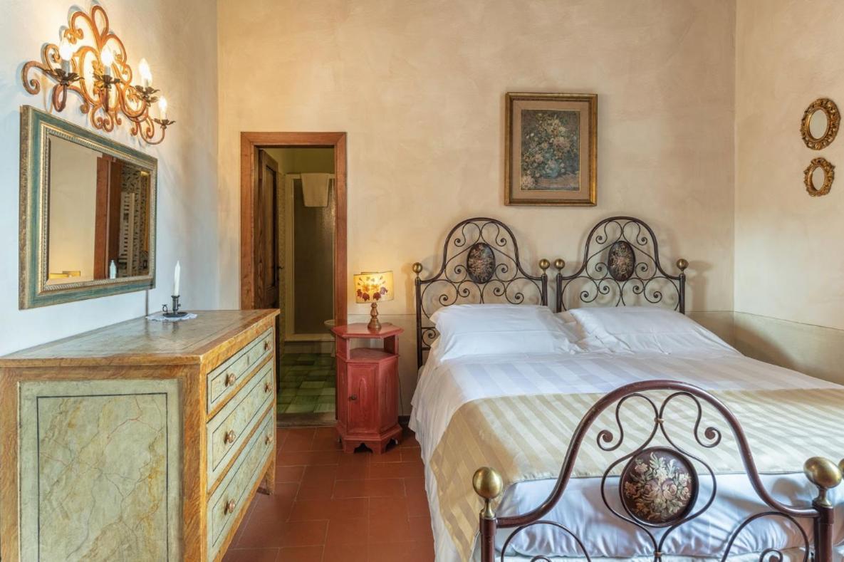La Canonica Di Cortine Pensionat Barberino di Val dʼElsa Exteriör bild