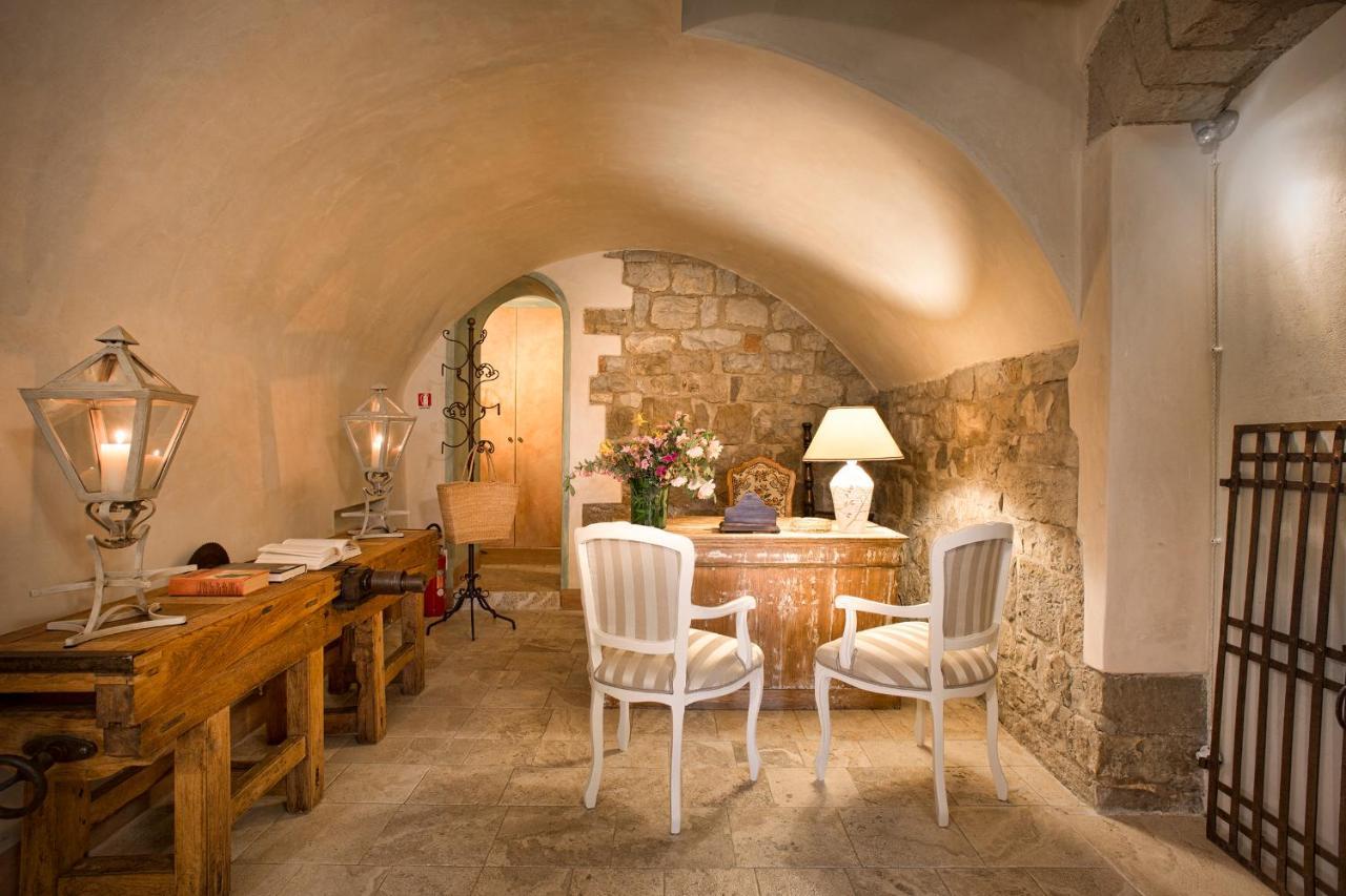 La Canonica Di Cortine Pensionat Barberino di Val dʼElsa Exteriör bild
